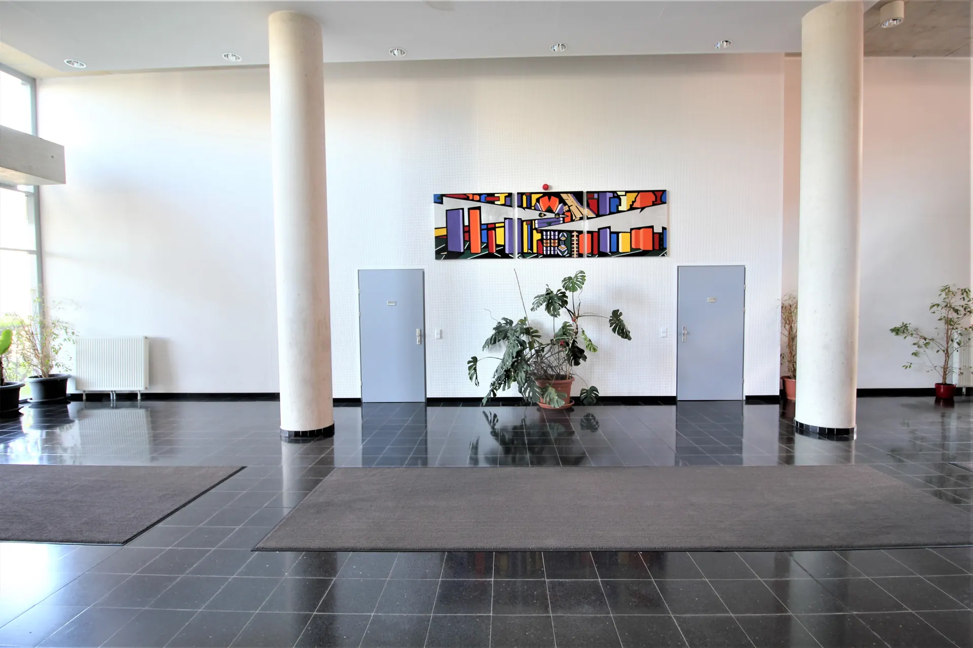 Wien Neubau Lobby Eingang – Immobilienmakler Wien | IZY Immobilien