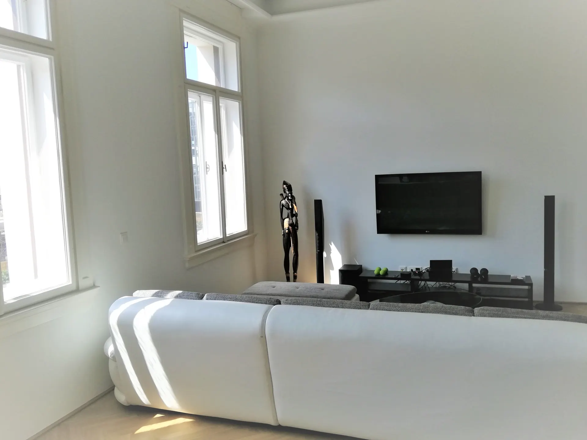 Altbau Wien Zimmer sonnig – Immobilienmakler Wien | IZY Immobilien