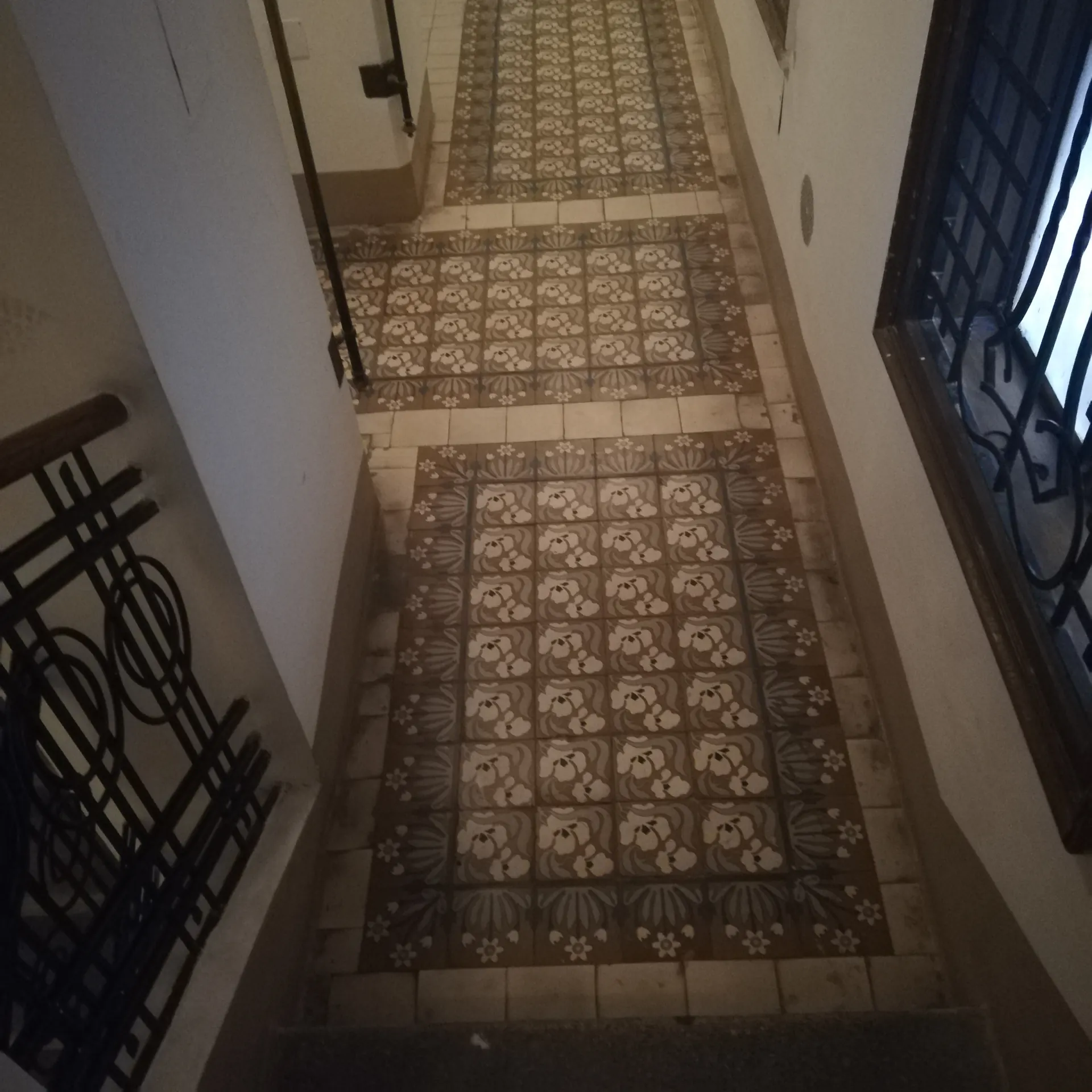 Haus Wien Fassade Balkon – Immobilienmakler Wien | IZY Immobilien