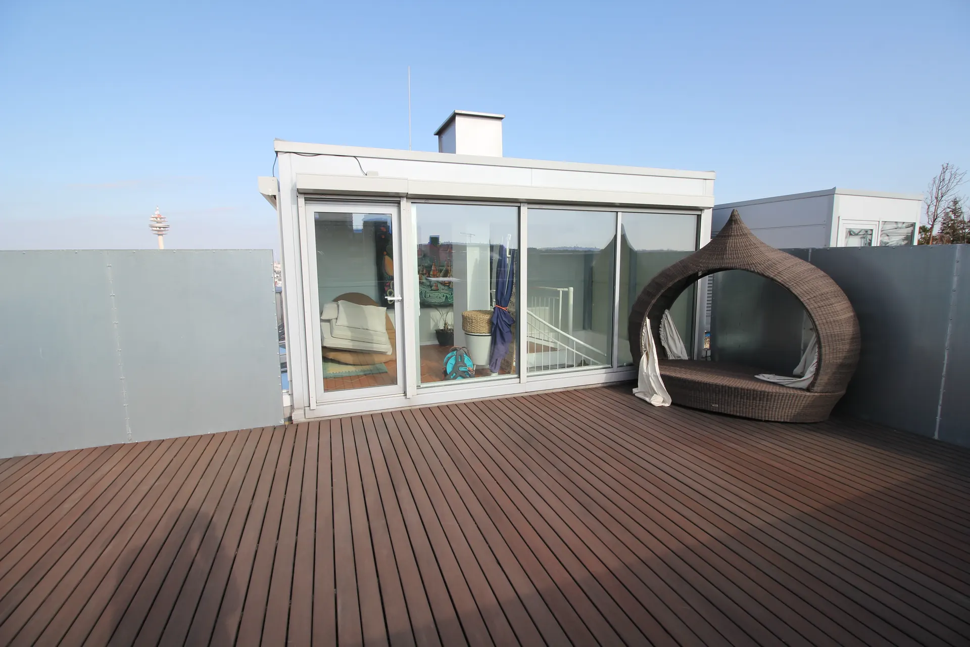 Haus Wien Dachterrasse holzboden – Immobilienmakler Wien | IZY Immobilien