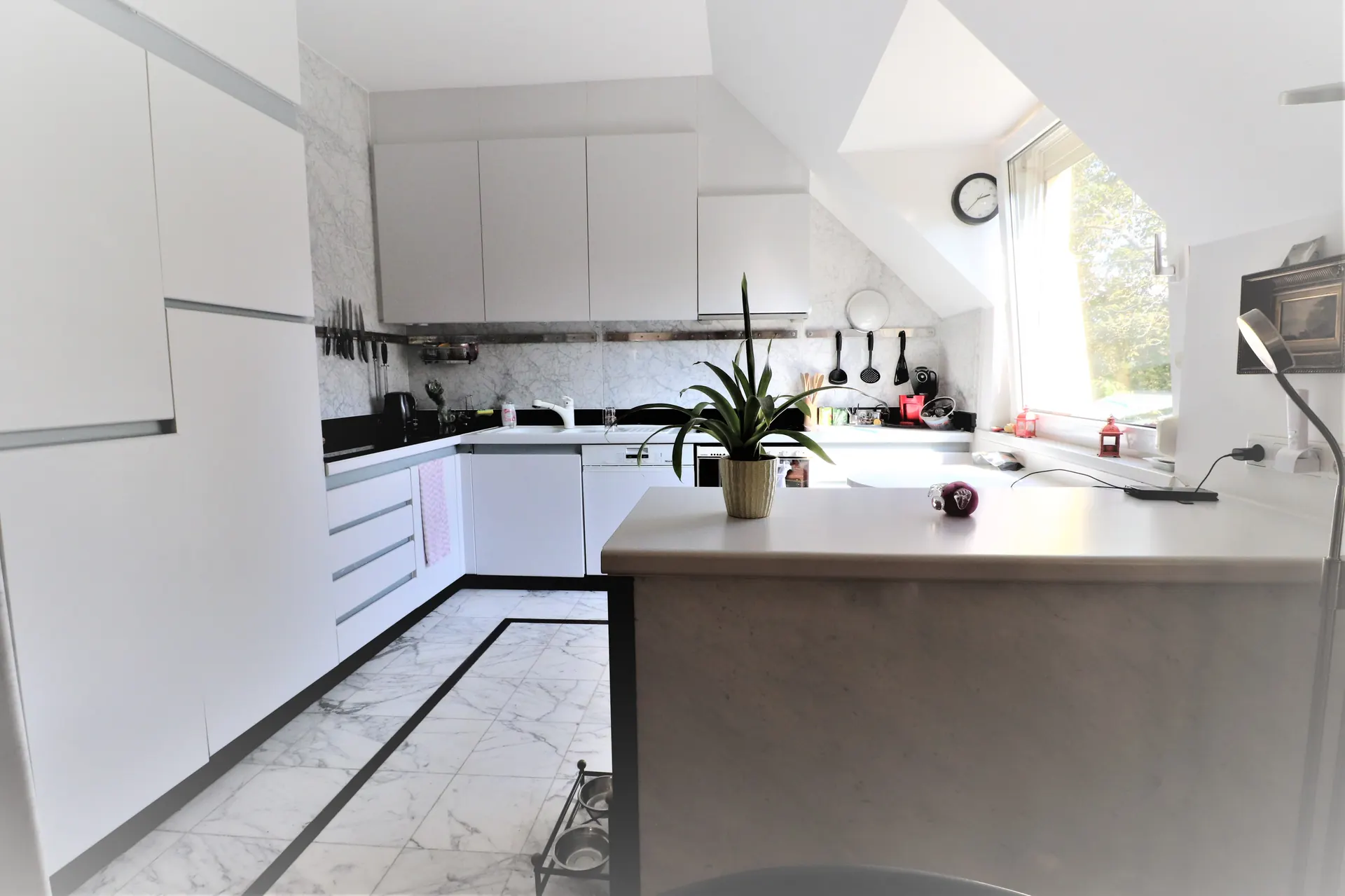 Haus Wien Küche weiss – Immobilienmakler Wien | IZY Immobilien Haus Wien Küche weiss – Immobilienmakler Wien | IZY Immobilien