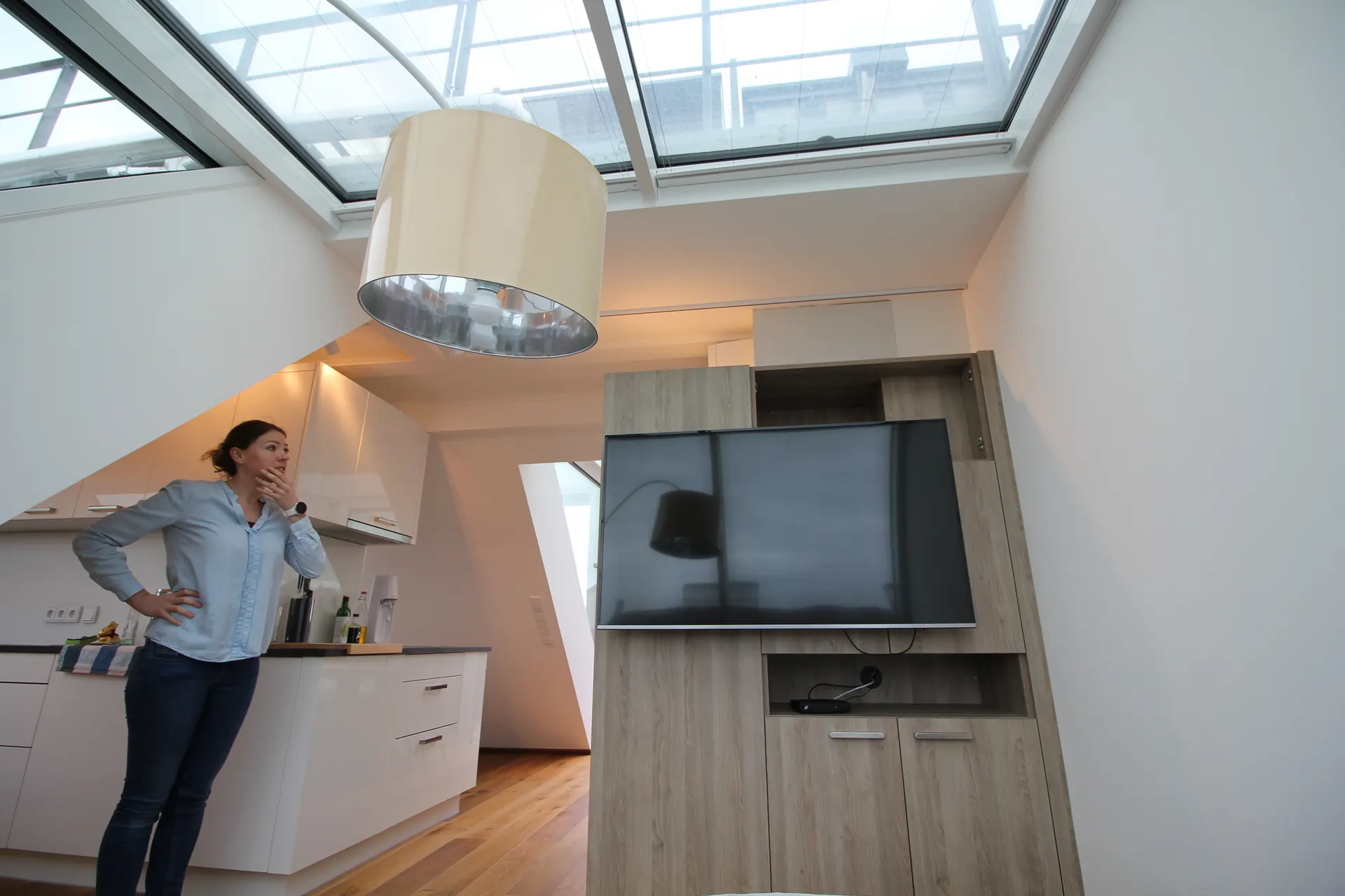 Dachgeschoss Wien Wohnzimmer dachschräge – Immobilienmakler Wien | IZY Immobilien